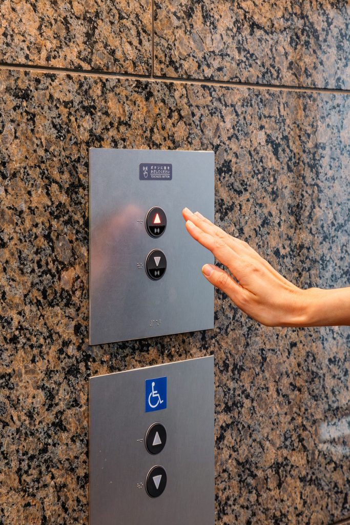 日清食品ホールディングス 東京本社 fujitec