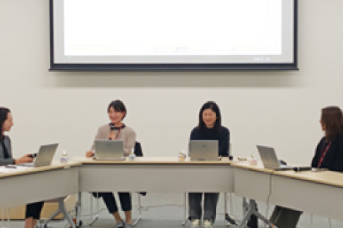 産休・育休・子育て経験女性従業員による社内座談会の写真